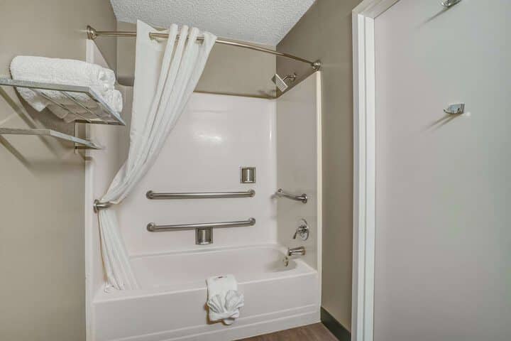Room 18 of 27