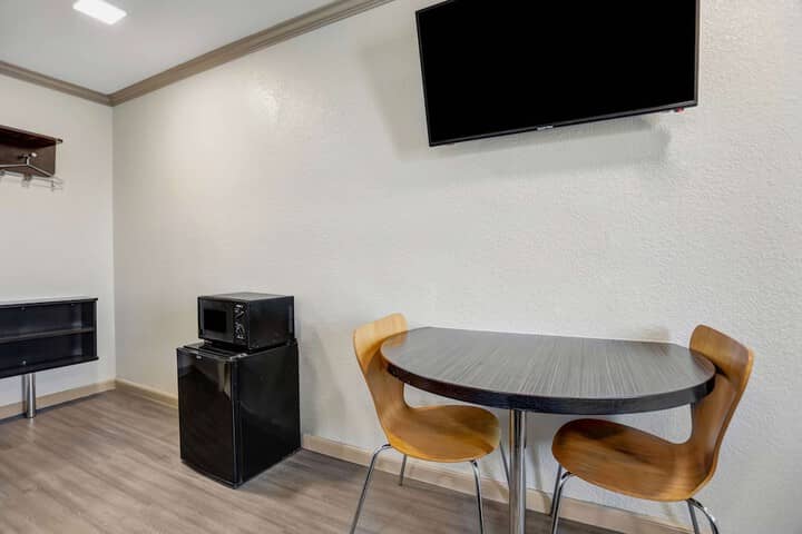 Room 15 of 27