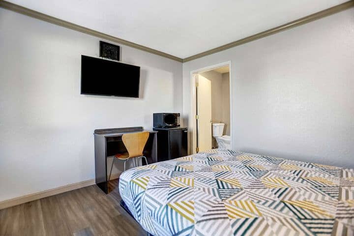 Room 9 of 27