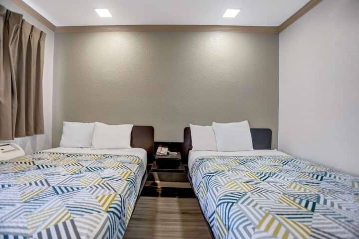 Room 12 of 27